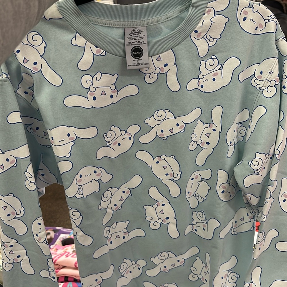 Cinnamon rolls sweater new